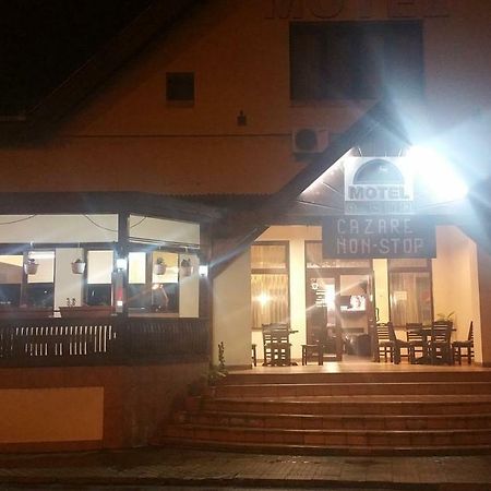 Motel Restaurant Lowe デヴァ エクステリア 写真
