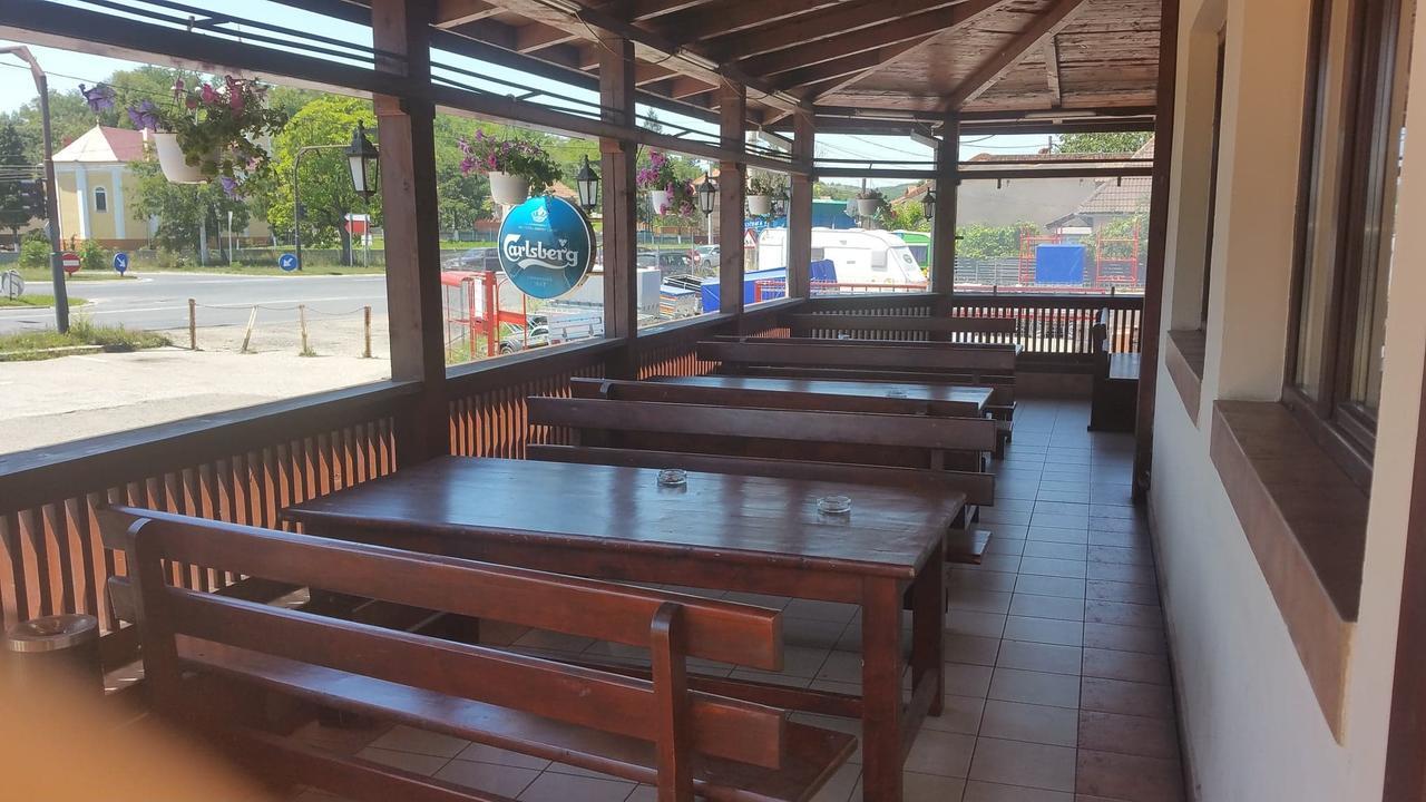 Motel Restaurant Lowe デヴァ エクステリア 写真