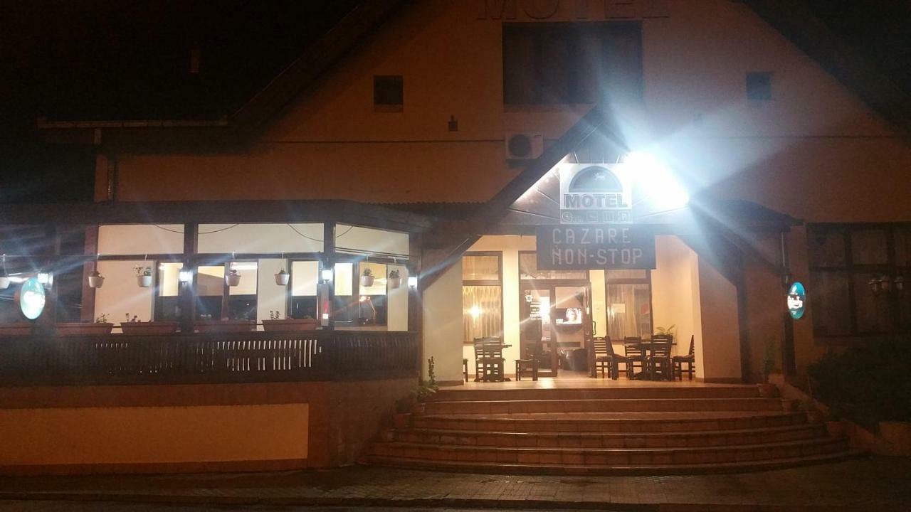 Motel Restaurant Lowe デヴァ エクステリア 写真