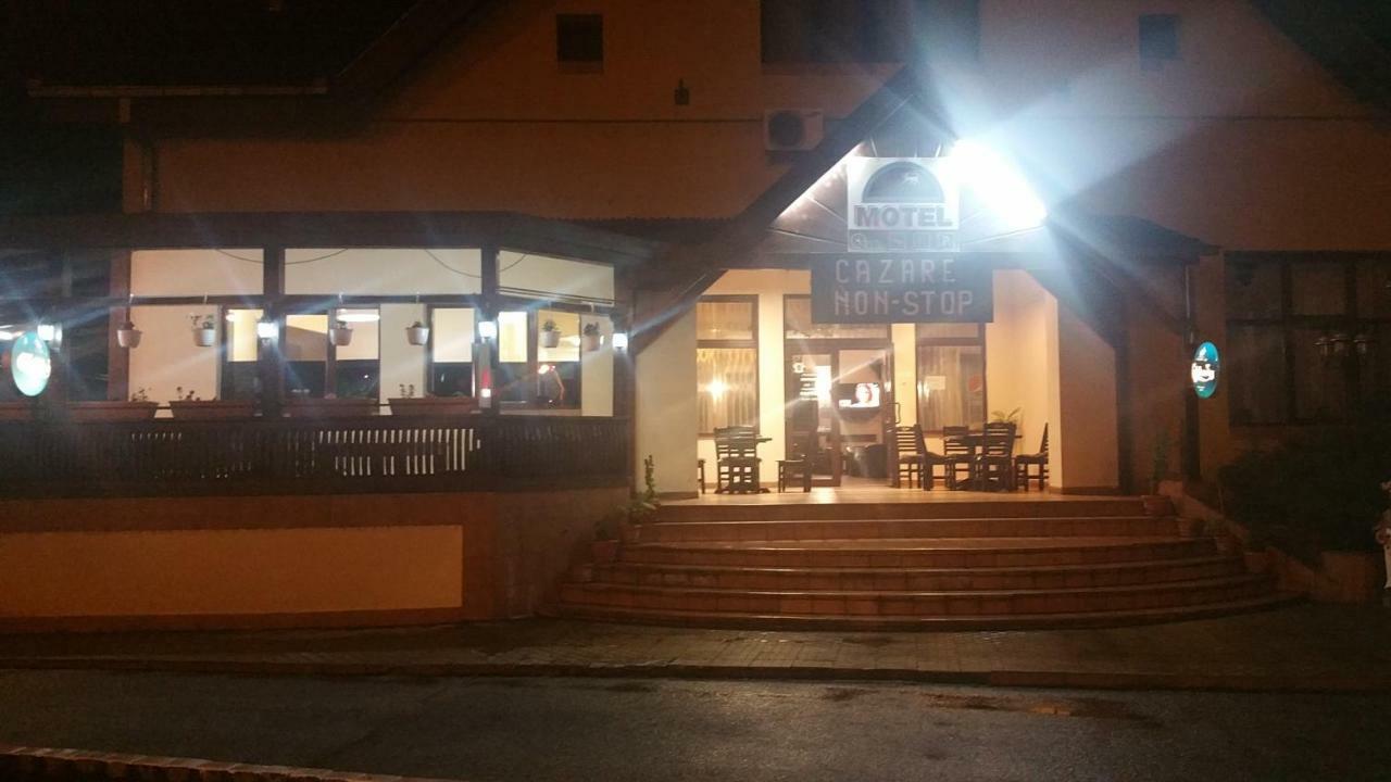 Motel Restaurant Lowe デヴァ エクステリア 写真