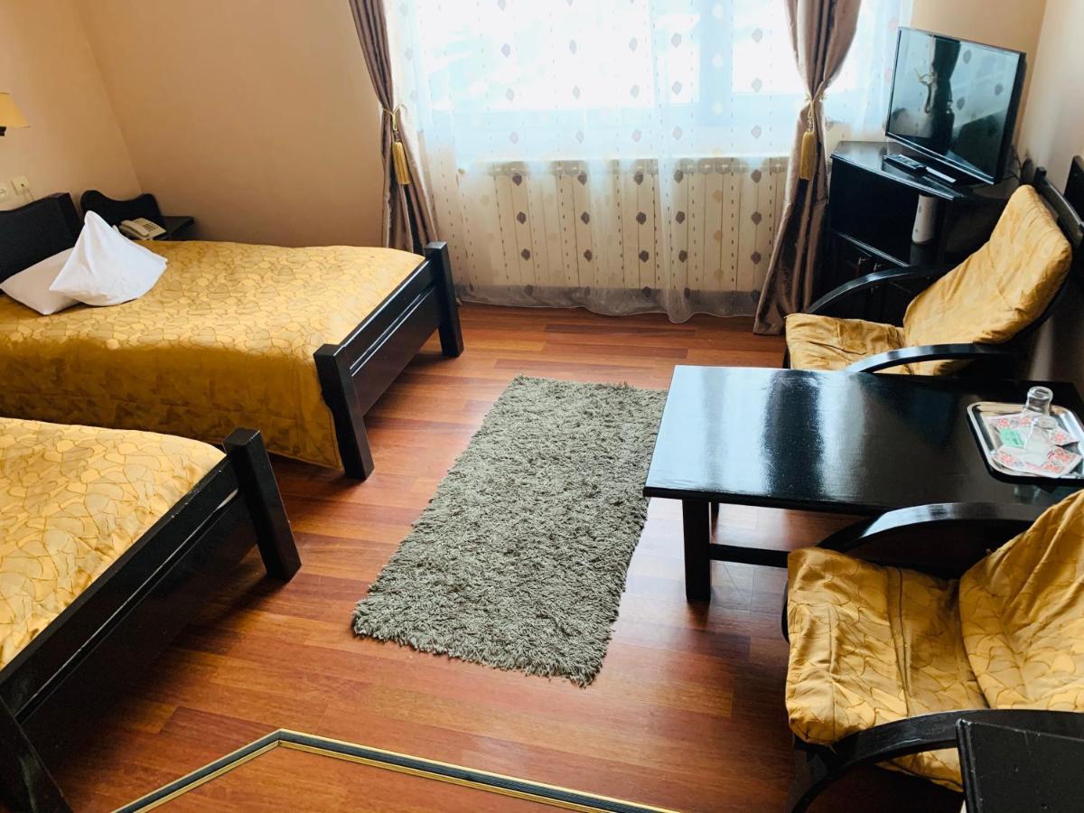 Motel Restaurant Lowe デヴァ エクステリア 写真
